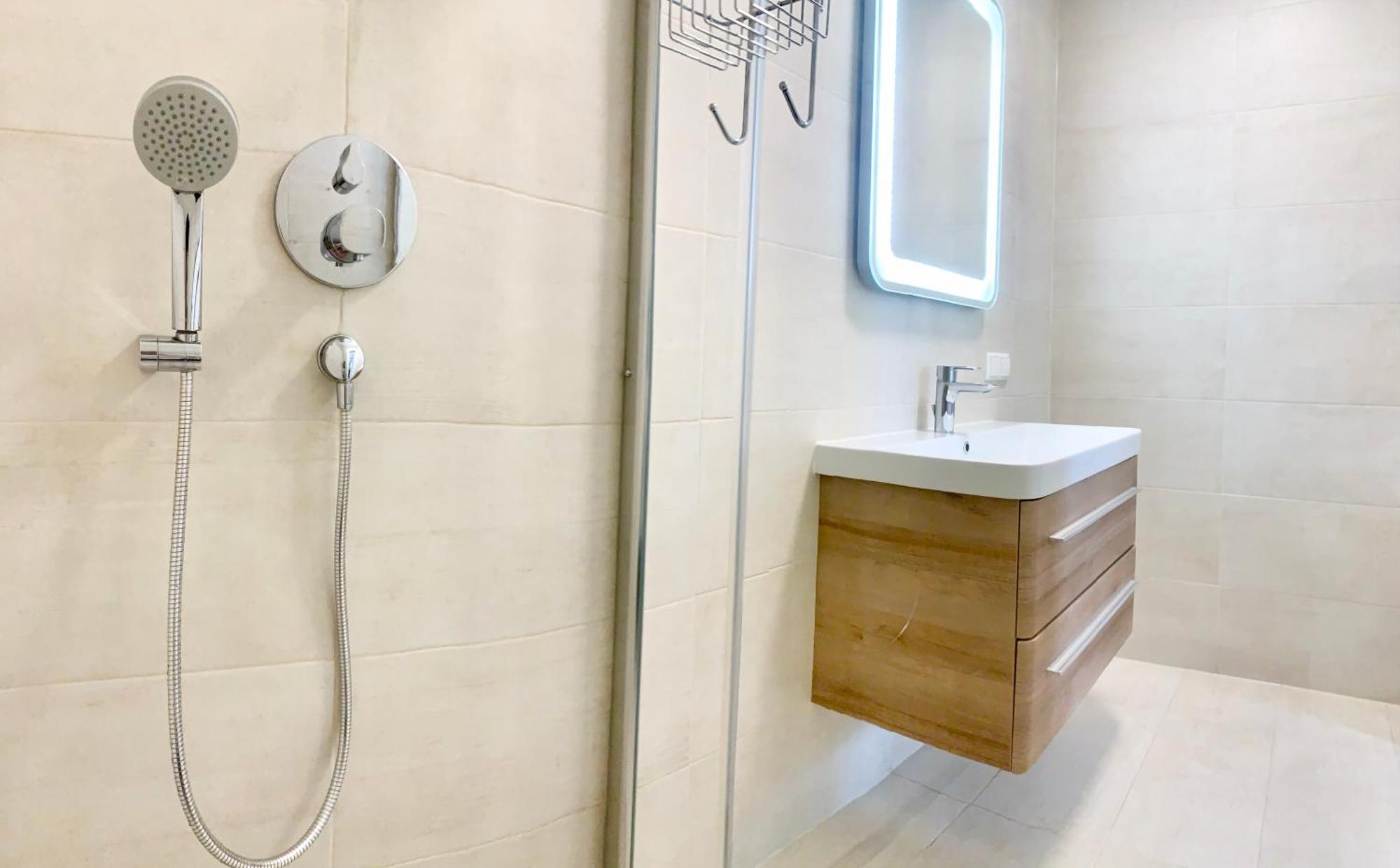 Wohnung Mit Terrasse + Parkplatz Виена Екстериор снимка