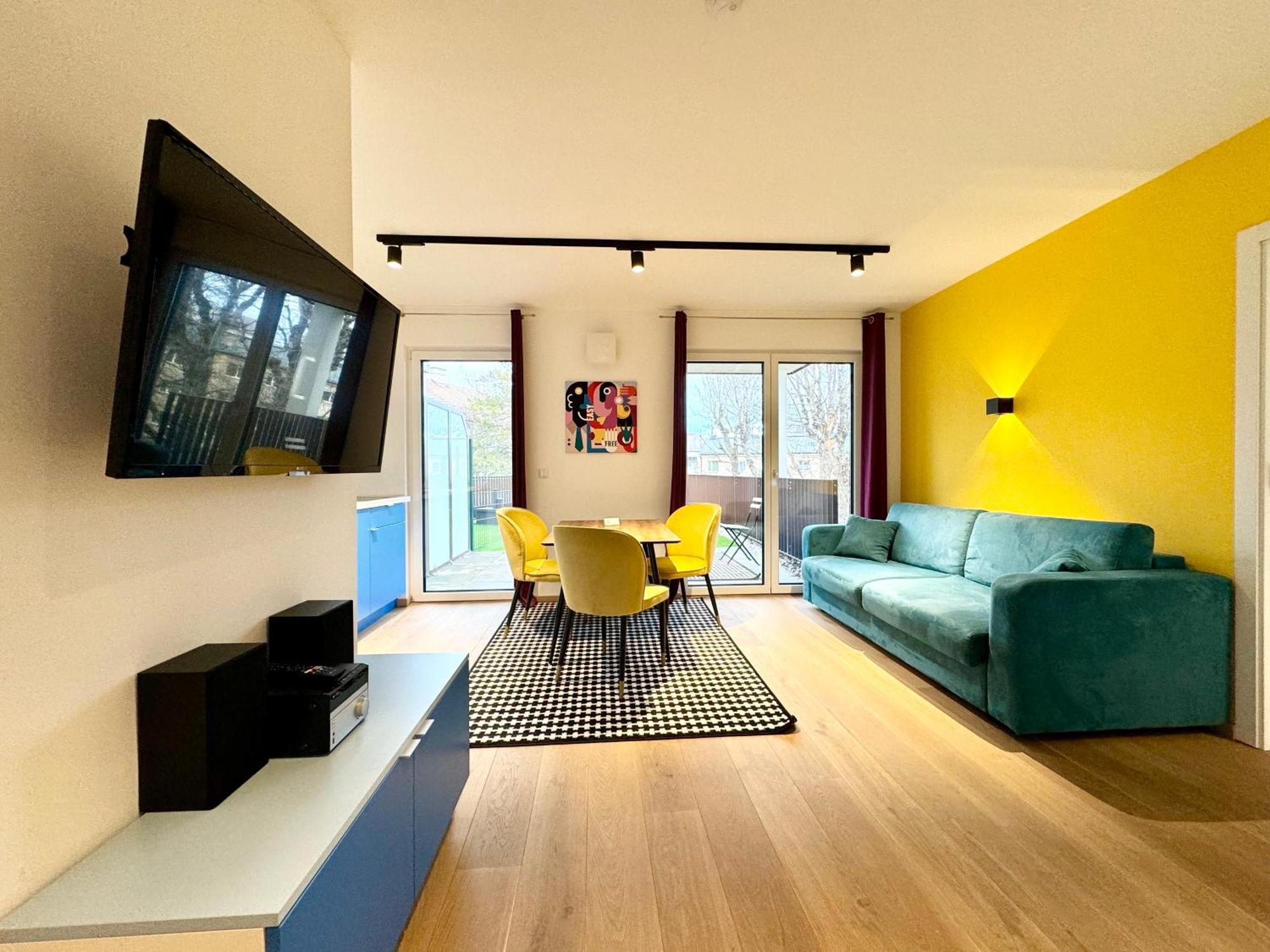 Wohnung Mit Terrasse + Parkplatz Виена Екстериор снимка