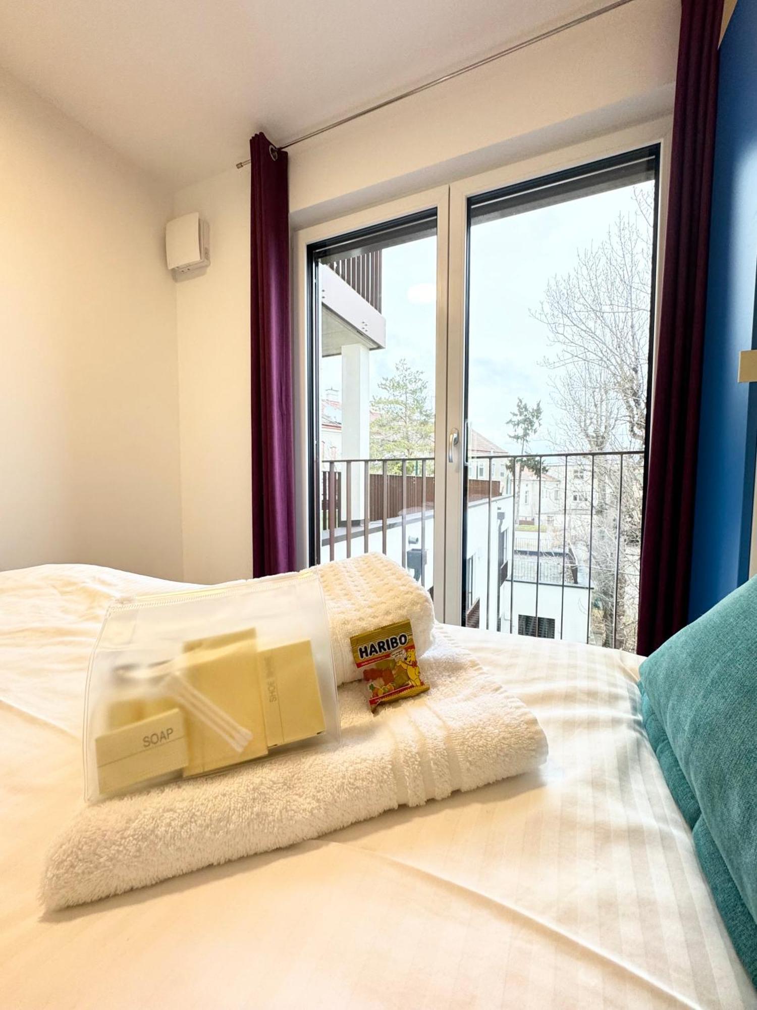 Wohnung Mit Terrasse + Parkplatz Виена Екстериор снимка